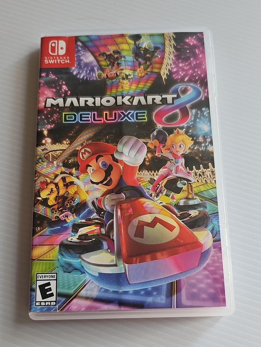 Nintendo Mario Kart 8 Deluxe (Nintendo Switch) - Red, Blue, Purple
